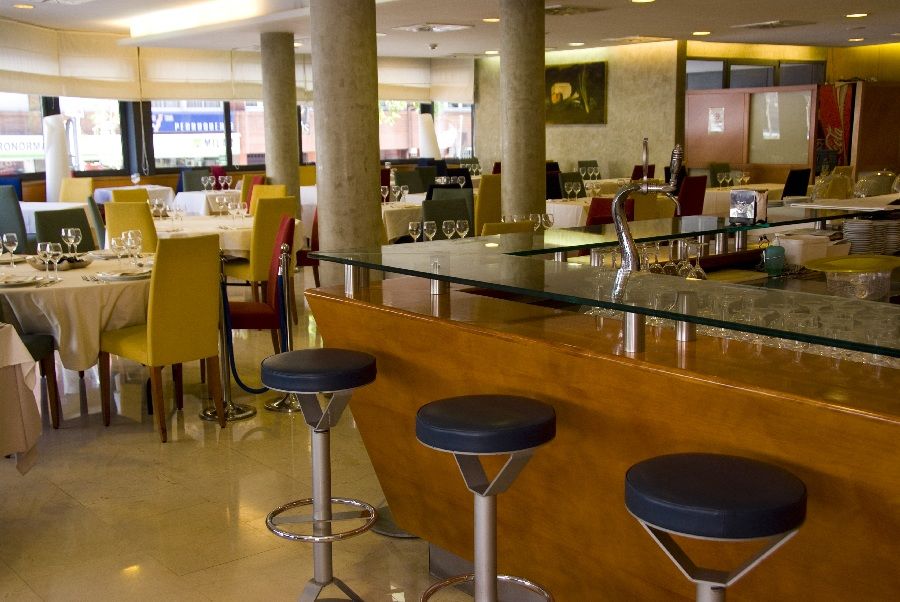 فندق برشلونةفي  فندق Viladomat by Silken المطعم الصورة